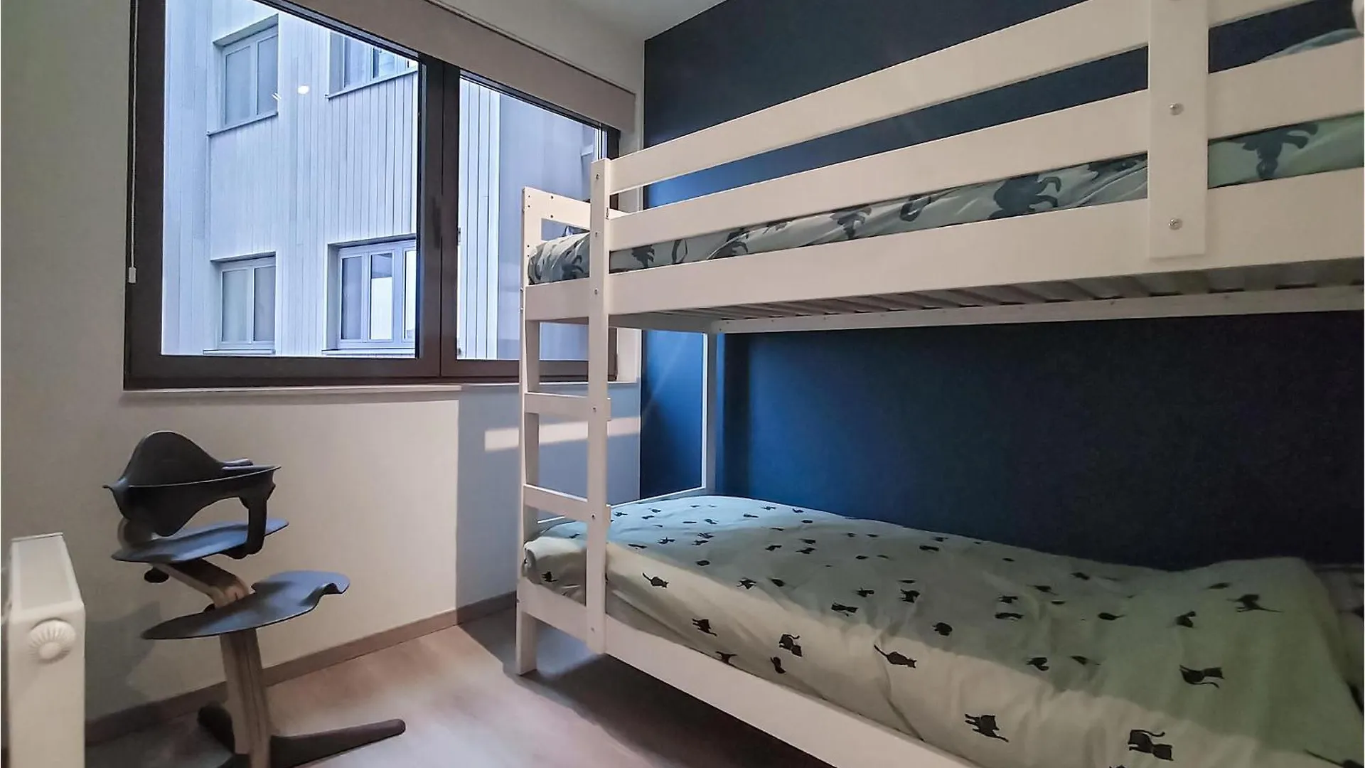 2 Bedroom Cozy Apartment In Oostende Belgium