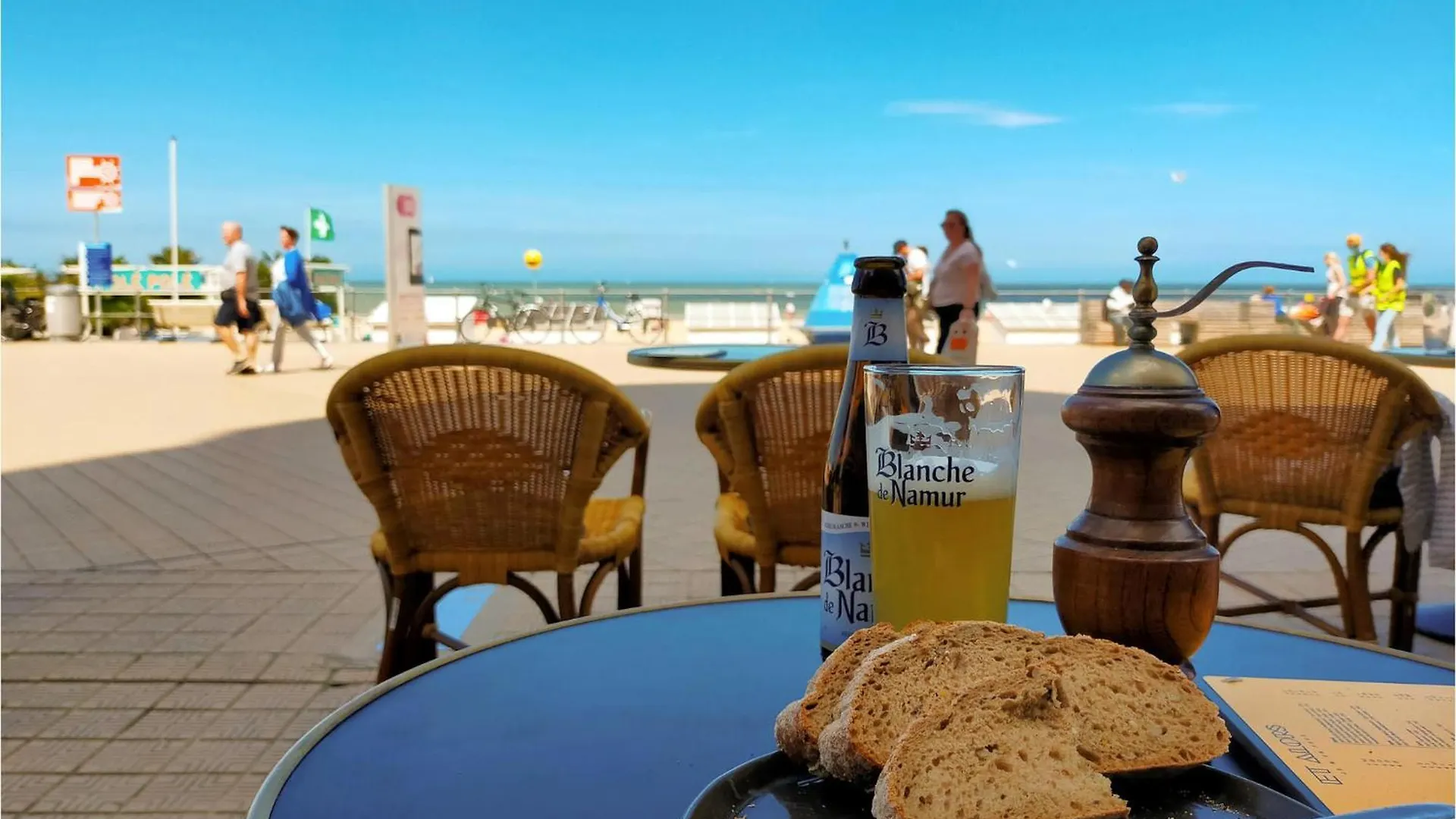 2 Bedroom Cozy Apartment In Oostende 0*, Ostend